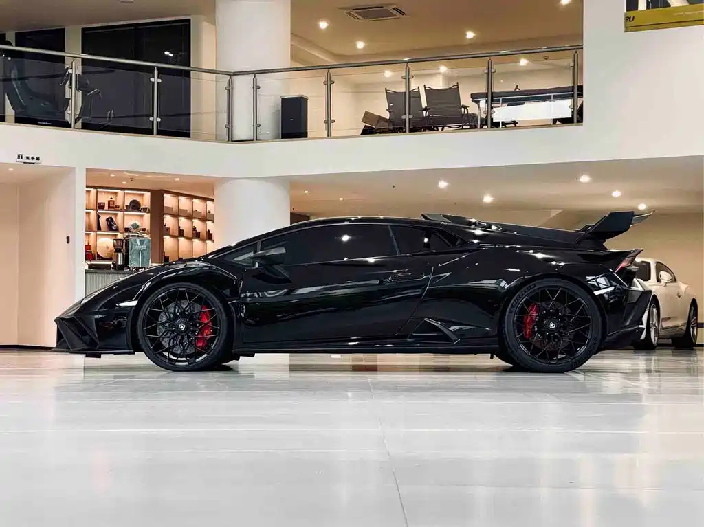 Huracan 2021 STO купить на сайте DeffCars