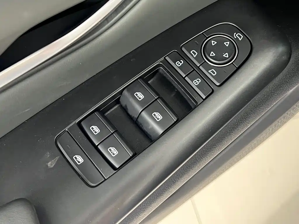 Song Pro New Energy 2025 2nd Generation DM-i 75km Leading купить на сайте DeffCars