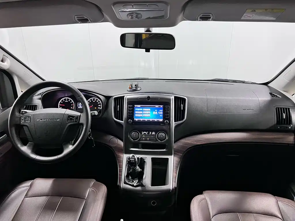 Lingzhi PLUS 2021 travel version 2.0L manual luxury type 7 seats купить на сайте DeffCars
