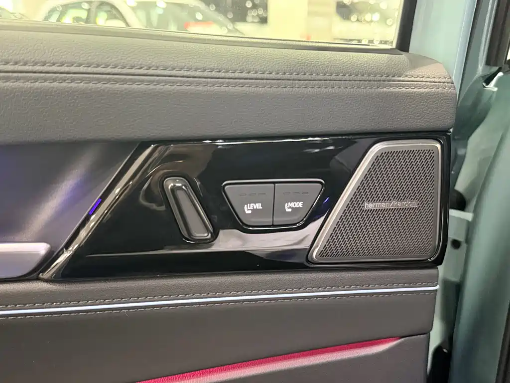 Passat 2025 Pro 380TSI Star Dragon Edition купить на сайте DeffCars