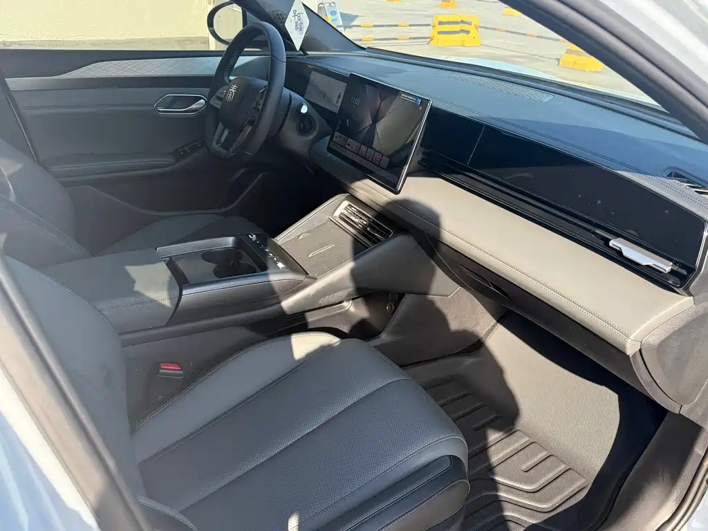 Qin L 2025 EV 545KM transcendent model купить на сайте DeffCars