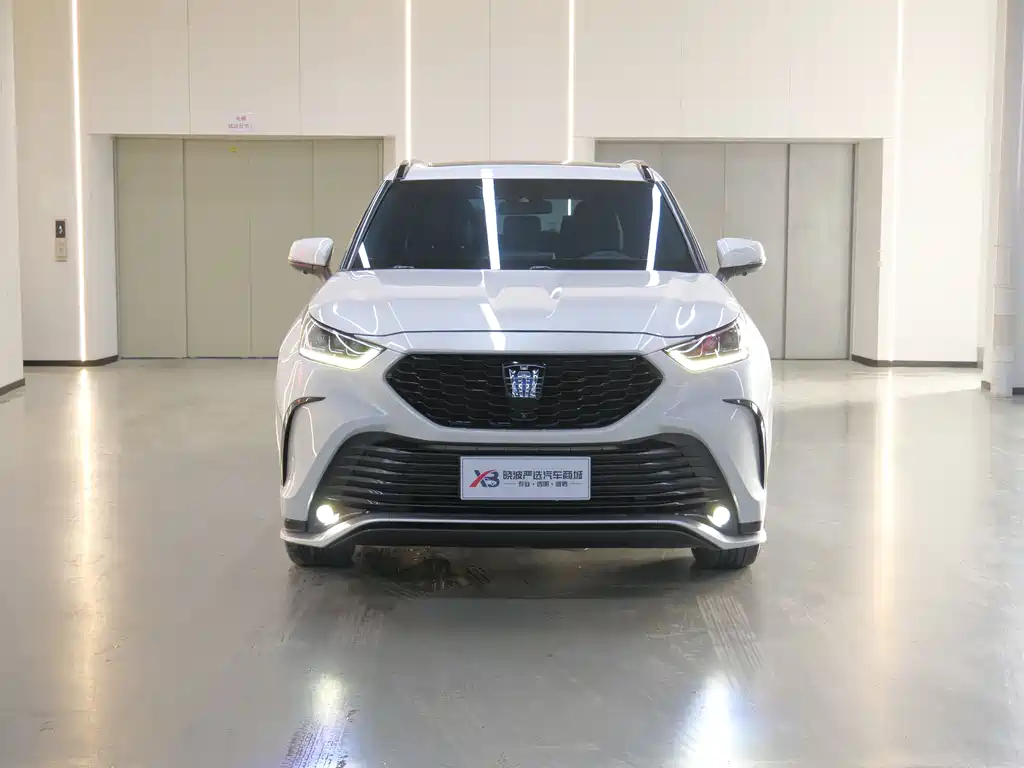 Crown Lufang 2023 2.5L HEV four-wheel drive luxury version купить на сайте DeffCars