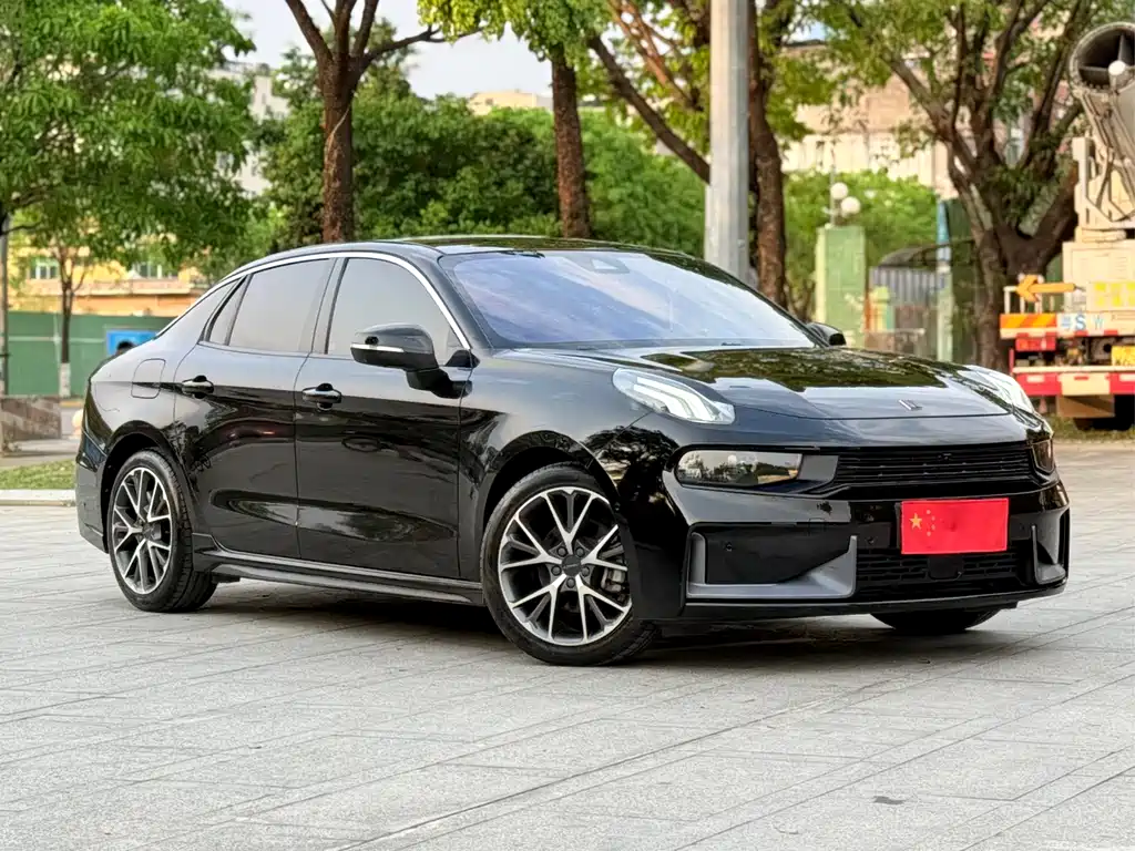 Lynk & Co 03 2022 2.0TD DCT Pro купить на сайте DeffCars