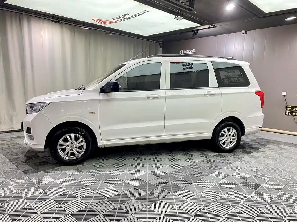 Wuling Hongguang 2019 1.5L S Standard National VI LAR купить на сайте DeffCars