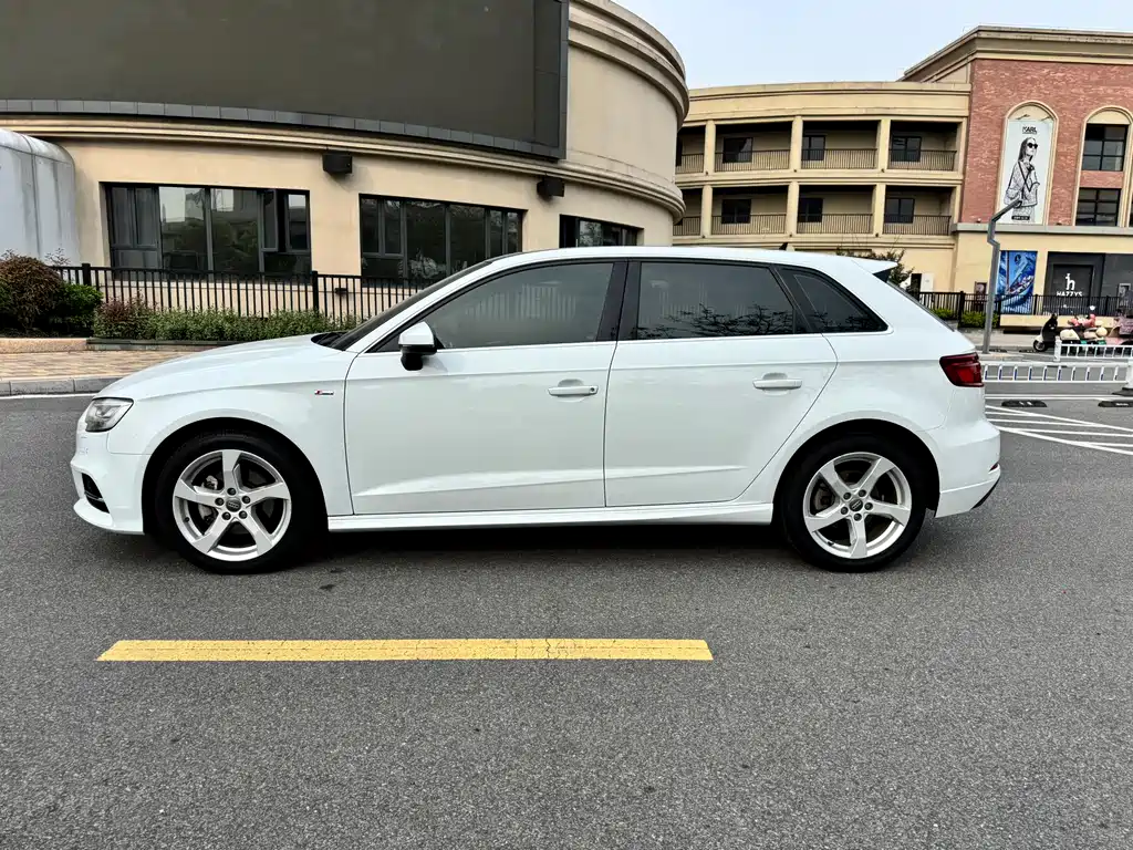 Audi A3 2020 Sportback 35 TFSI Fashion Type National VI купить на сайте DeffCars