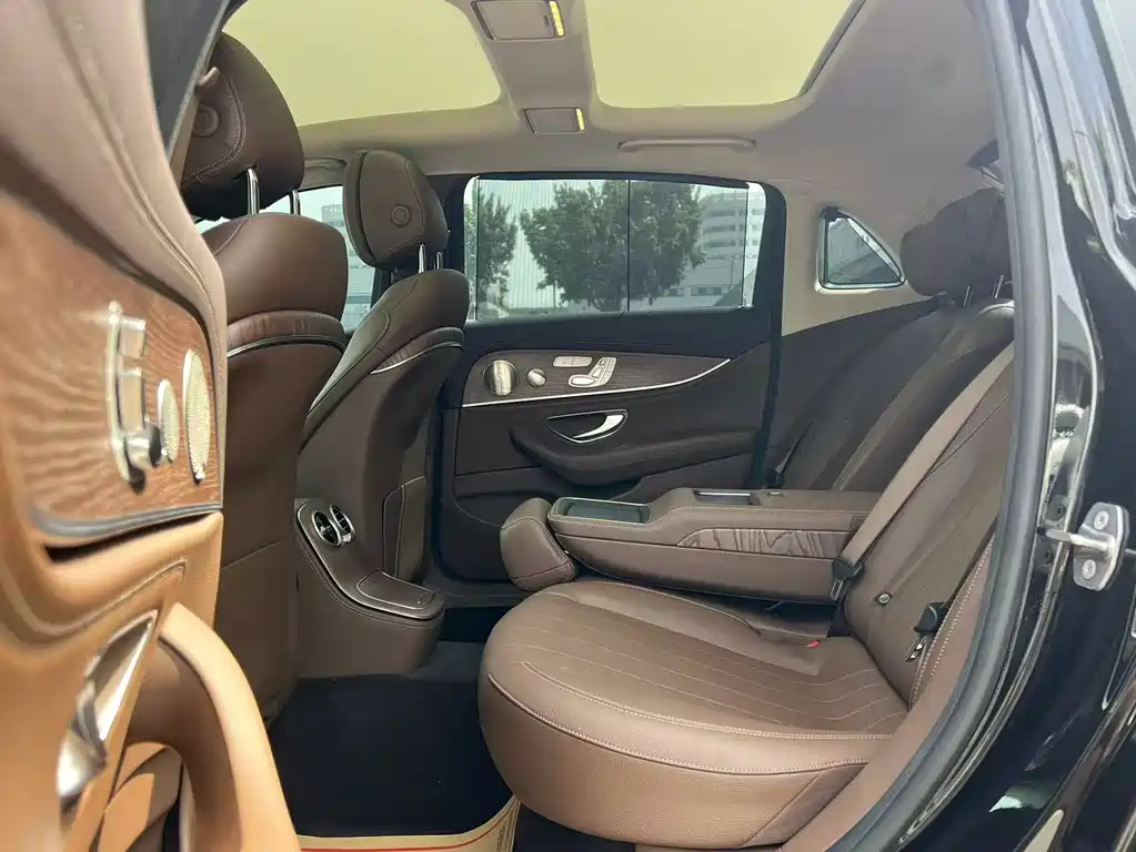 Mercedes-Benz E-Class 2022 E 300 L Luxury Model купить на сайте DeffCars