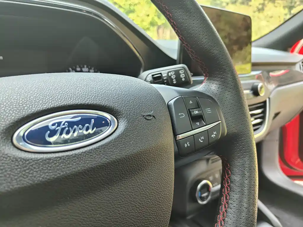 Focus 2020 Hatchback EcoBoost 180 Automatic ST Line купить на сайте DeffCars