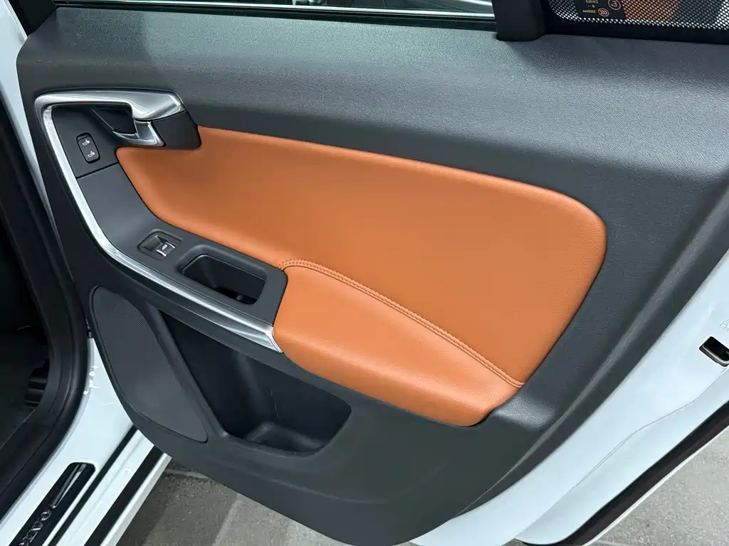 Volvo S60 2017 S60L T3 Smart Edition купить на сайте DeffCars