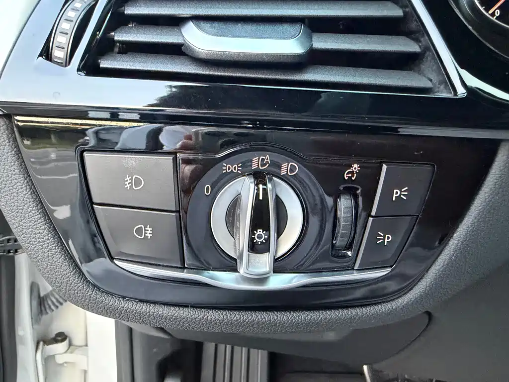 BMW 5 Series 2018 530Li Exclusive M Sports Package купить на сайте DeffCars