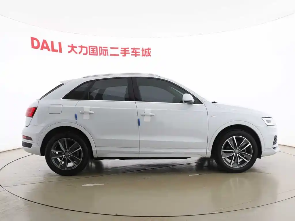 Audi Q3 2018 30 TFSI Fashionable Collection Edition купить на сайте DeffCars