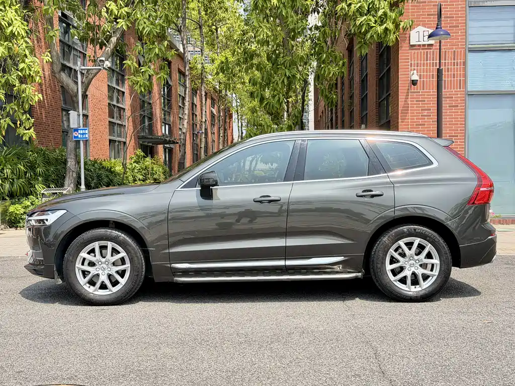 Volvo XC60 2021 T5 four-wheel drive Zhiyi Luxury Edition купить на сайте DeffCars