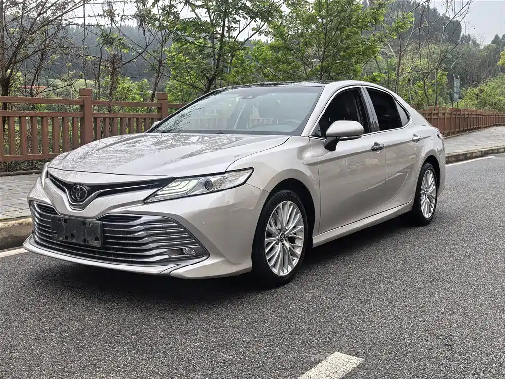 Camry 2018 2.5G Deluxe Edition купить на сайте DeffCars