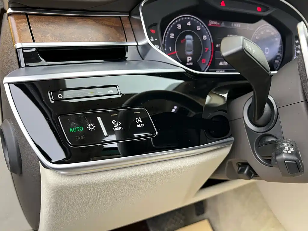 Audi A8 2019 facelift Plus A8L 55 TFSI quattro luxury model купить на сайте DeffCars