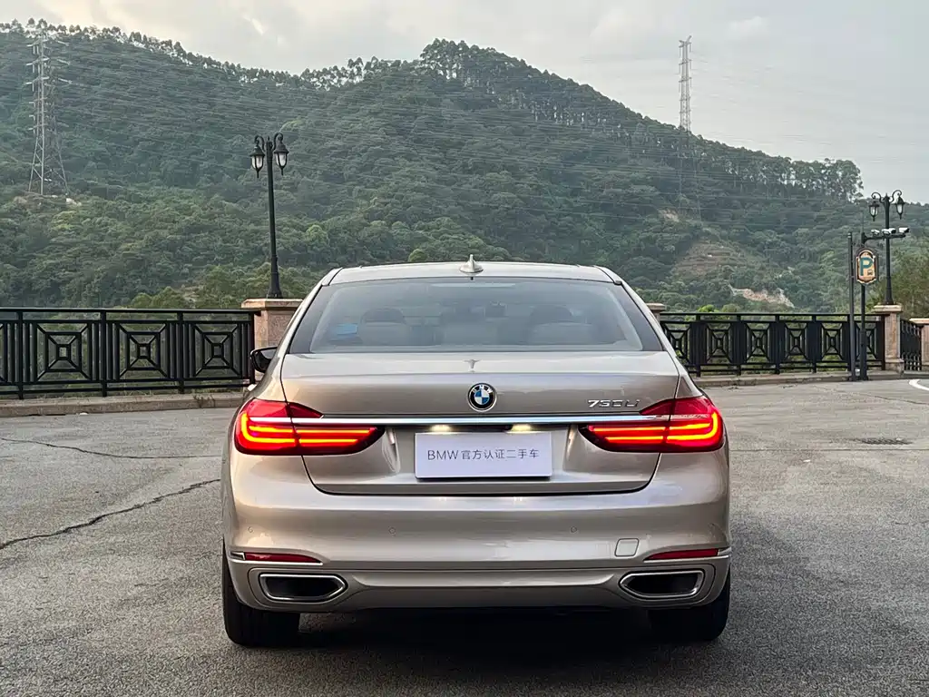 BMW 7 Series 2016 730Li Luxury купить на сайте DeffCars