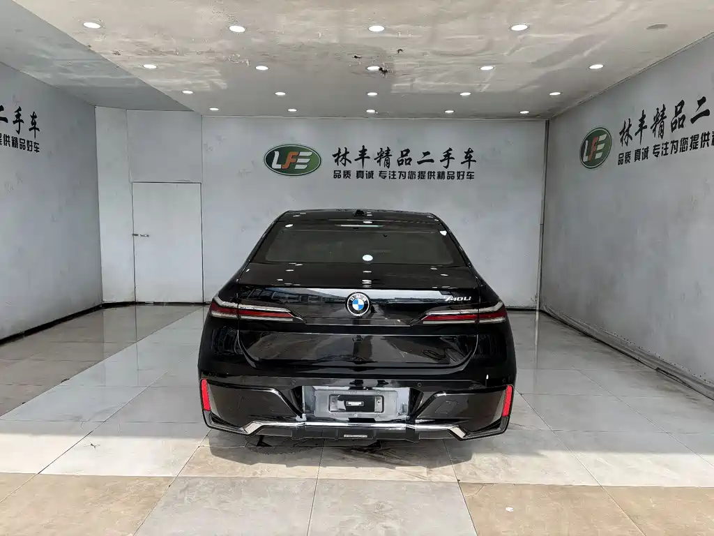 BMW 7 Series 2023 740Li Exclusive M Sports Package купить на сайте DeffCars