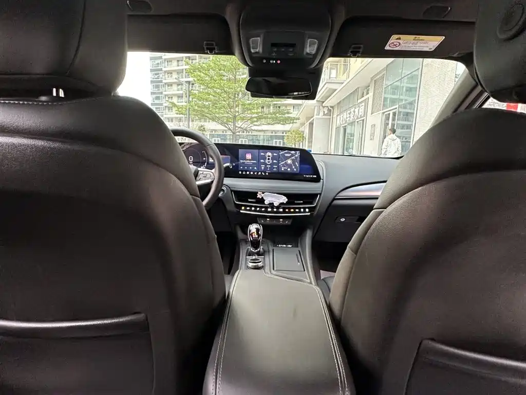 Cadillac CT5 2024 28T Luxury Pro купить на сайте DeffCars