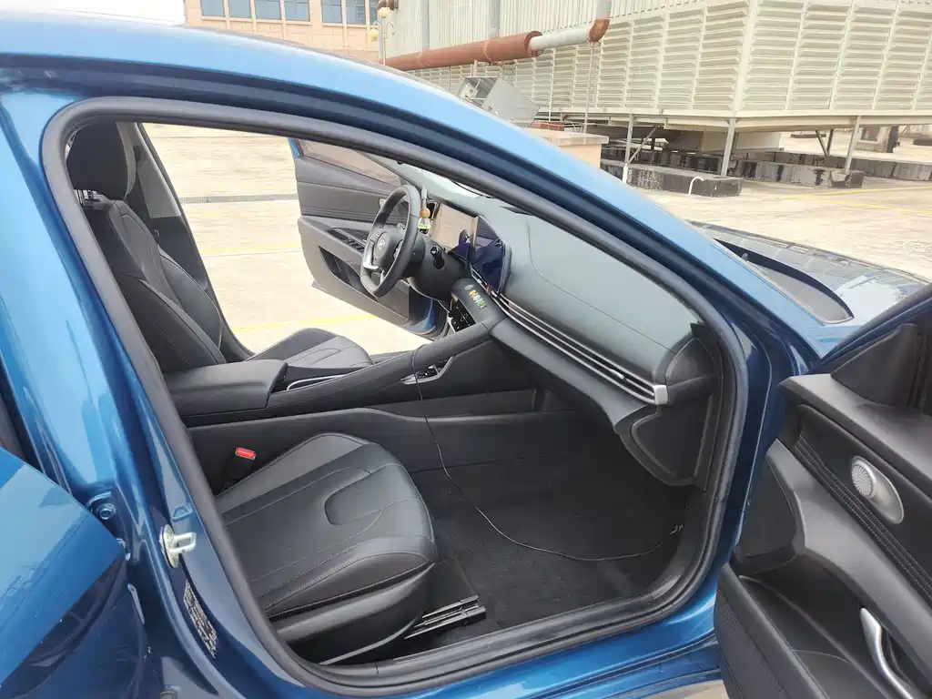 Elantra 2022 1.5L CVT LUX Premium Edition купить на сайте DeffCars