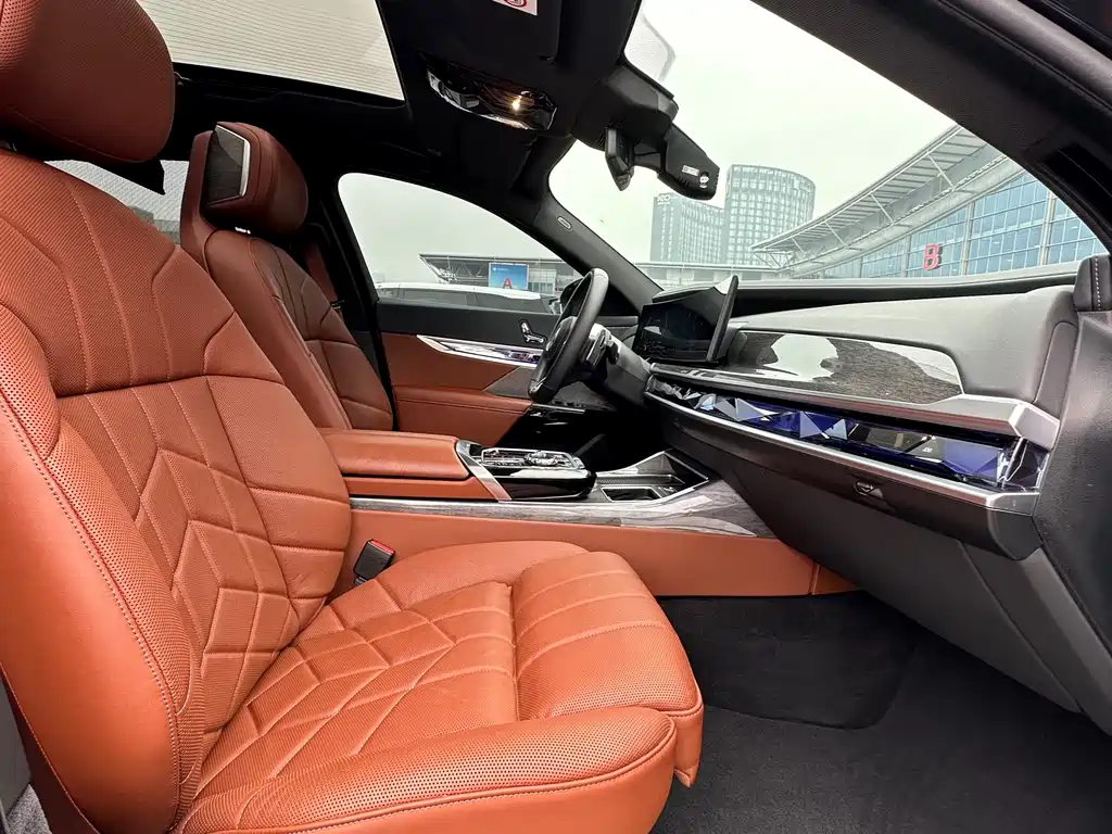 BMW 7 Series 2023 facelift 740Li exclusive M sports package купить на сайте DeffCars