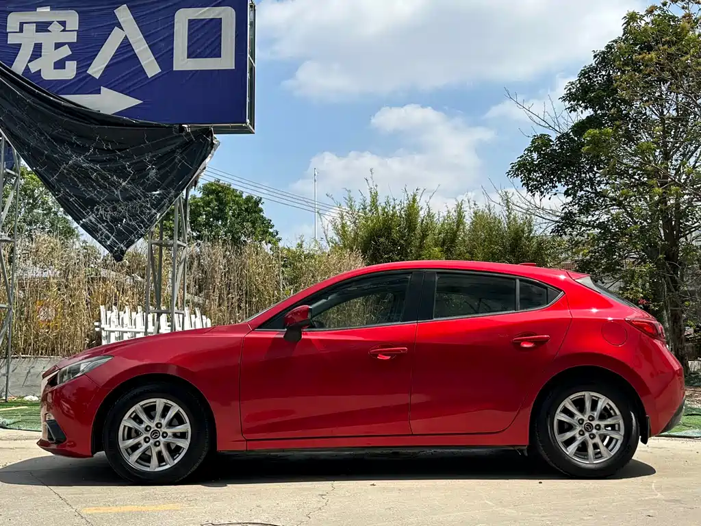 Mazda3 Angkesela 2014 hatchback 1.5L automatic premium model купить на сайте DeffCars