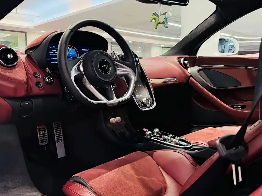 McLaren GT 2022 4.0T standard model купить на сайте DeffCars