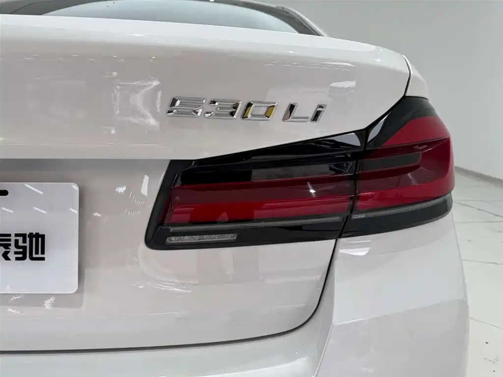BMW 5 Series 2022 facelift 530Li leading M sports package купить на сайте DeffCars