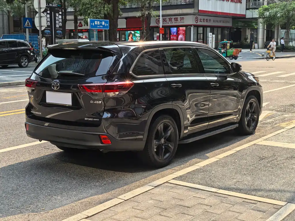 Highlander 2018 2.0T four-wheel drive knight version, 7 seats, National VI купить на сайте DeffCars