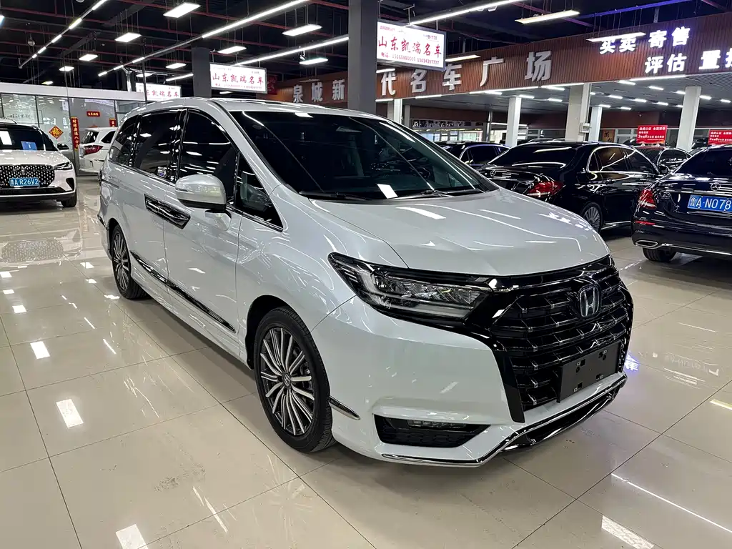 Alison 2024 2.0L e:HEV Deluxe Edition купить на сайте DeffCars