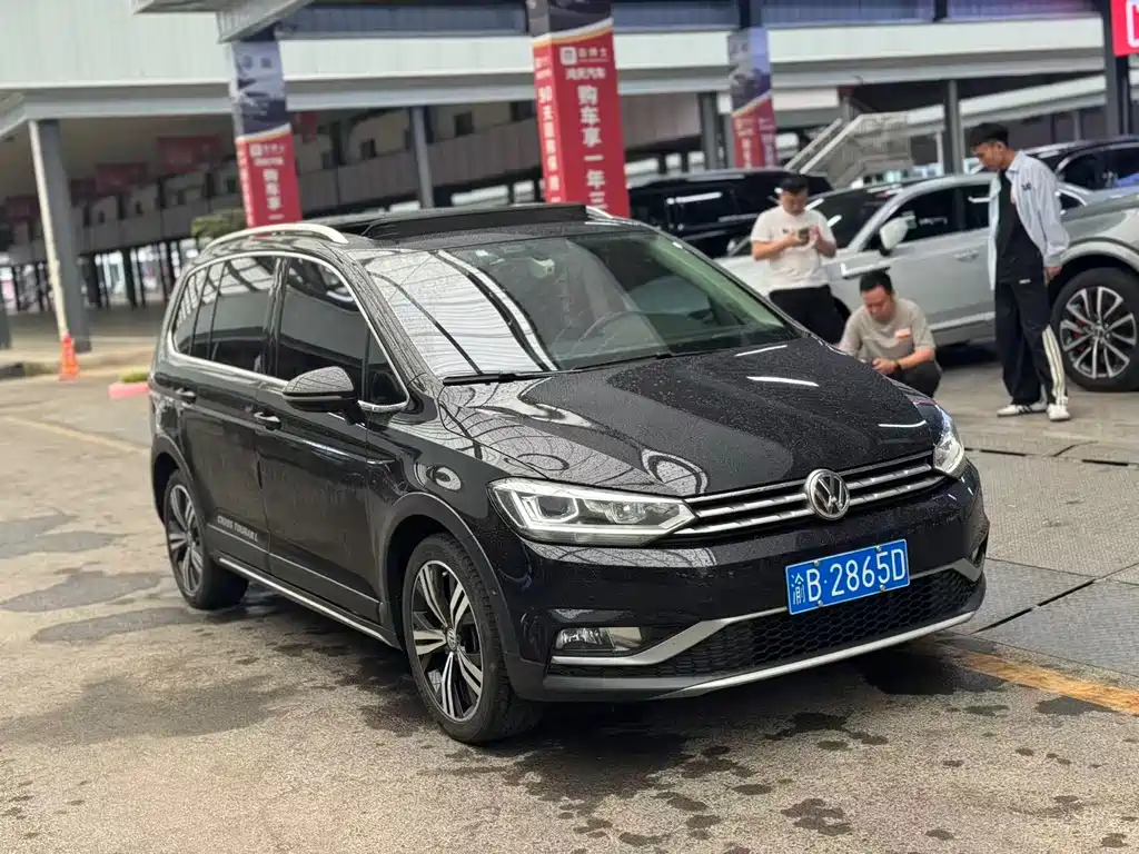 Touran 2018 Touran L 280TSI DSG Expansion Deluxe Edition 6 seats National V купить на сайте DeffCars