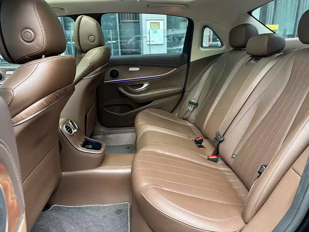 Mercedes-Benz E-Class 2023 E 260 L купить на сайте DeffCars