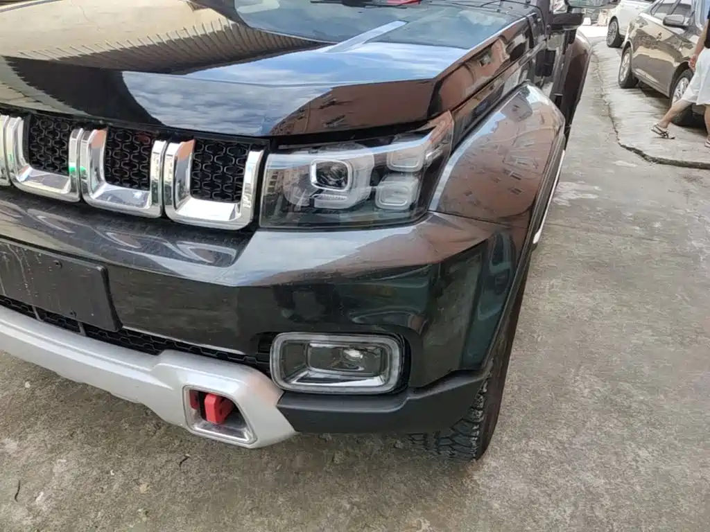Beijing Off-Road BJ40 2019 PLUS 2.3T Automatic Four-wheel Drive Exclusive Edition National VI купить на сайте DeffCars