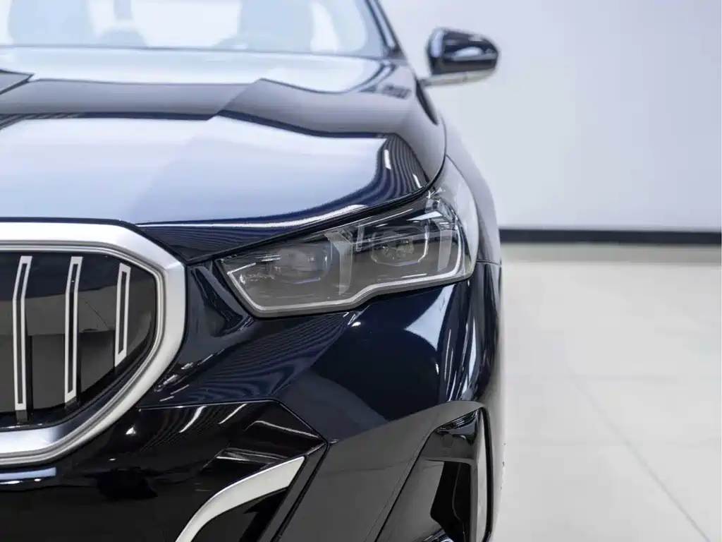 BMW 5 Series 2024 530Li Exclusive M Sports Package купить на сайте DeffCars