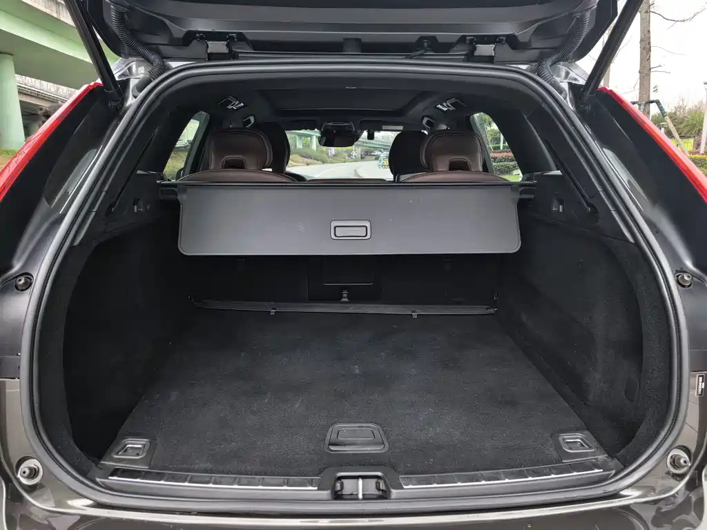 Volvo XC60 2021 T5 four-wheel drive Zhiyuan Deluxe Edition купить на сайте DeffCars