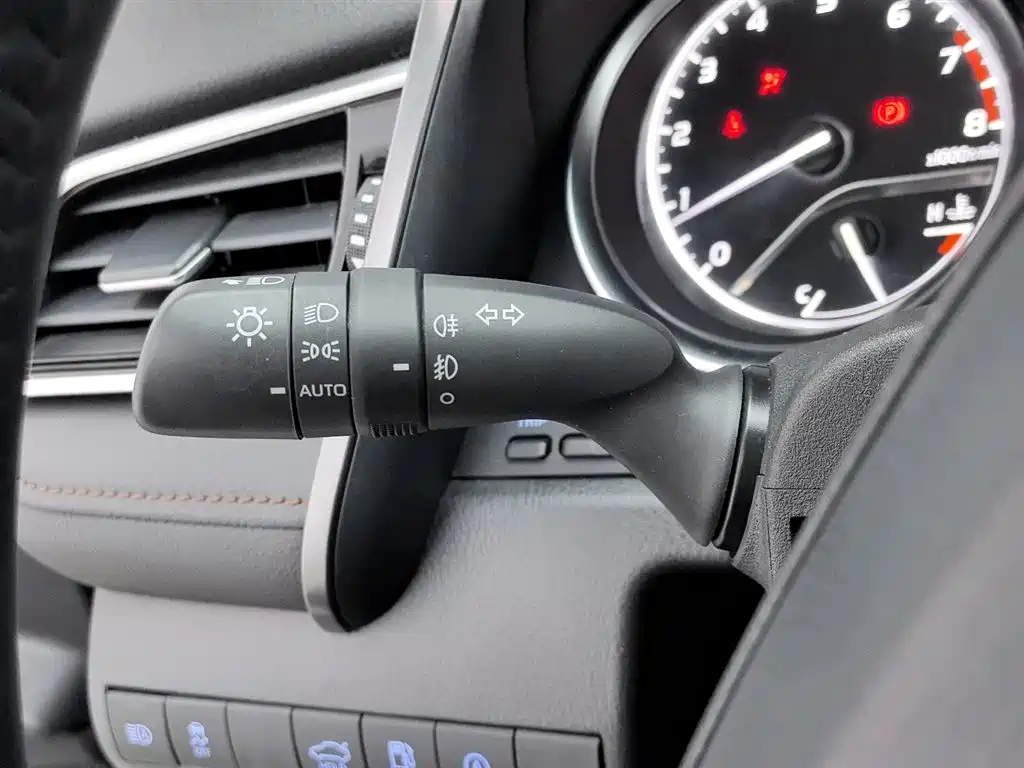 Camry 2021 2.0G Deluxe Edition купить на сайте DeffCars