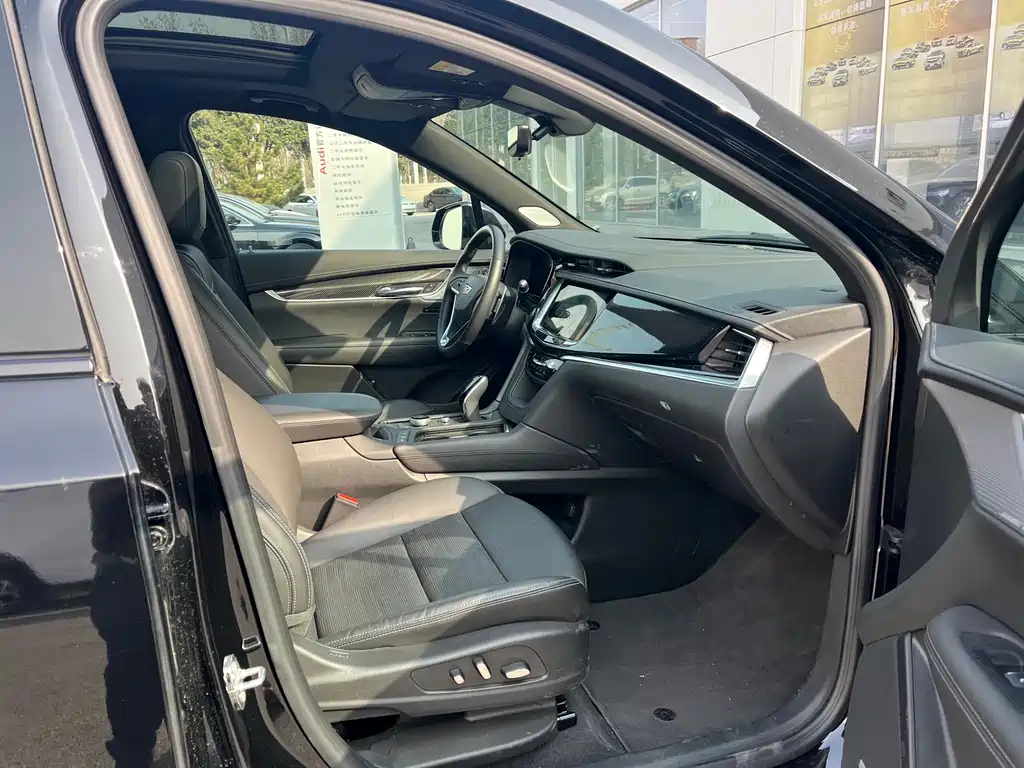 Cadillac XT6 2025 2.0T six-seat four-wheel drive premium executive black label version купить на сайте DeffCars
