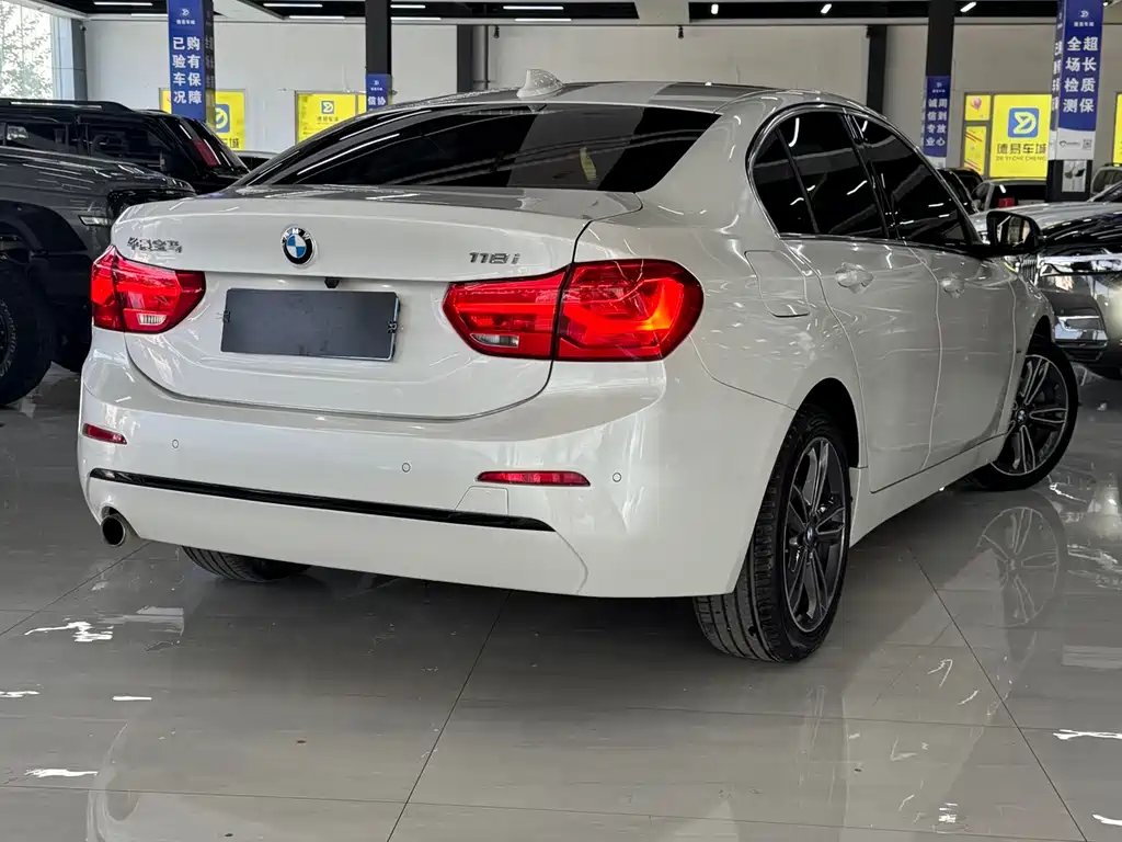 BMW 1 Series 2017 118i Sports купить на сайте DeffCars