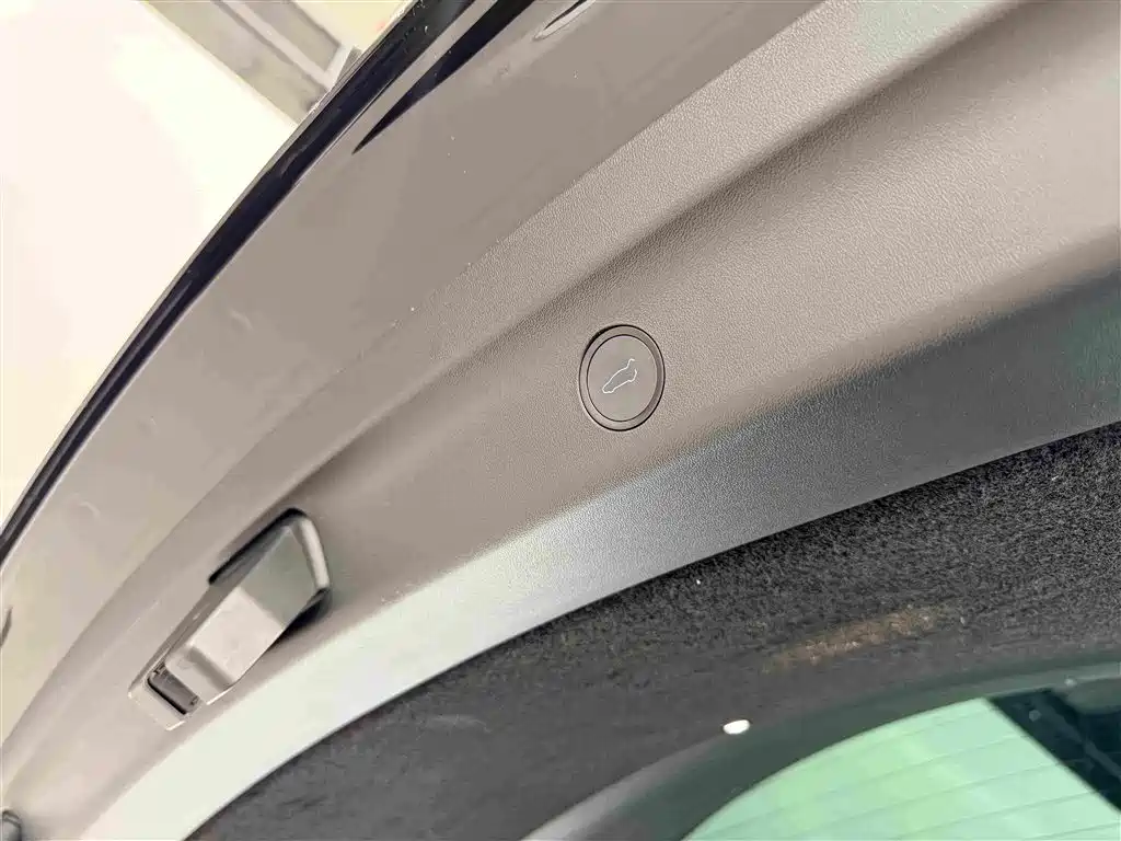 Model Y 2023 rear-wheel drive version купить на сайте DeffCars