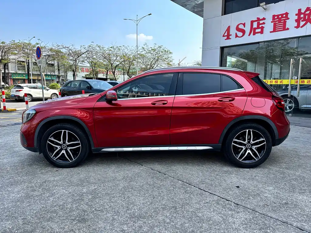 Mercedes-Benz GLA 2018 GLA 200 Fashion Model купить на сайте DeffCars