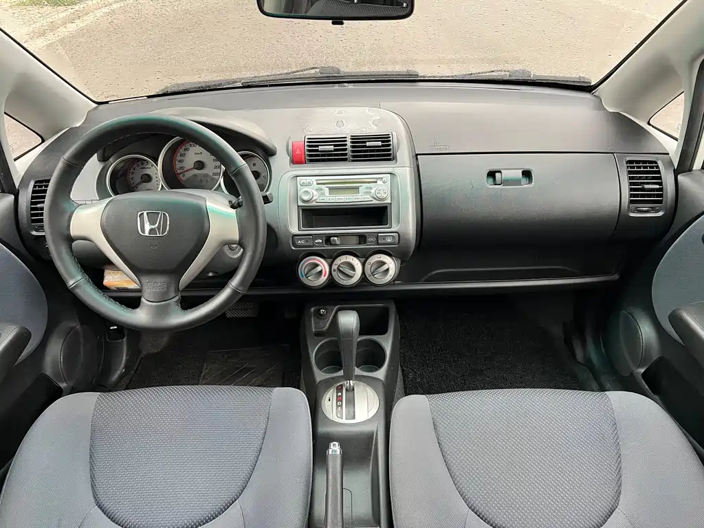 Fit 2007 1.5L CVT comfort version купить на сайте DeffCars