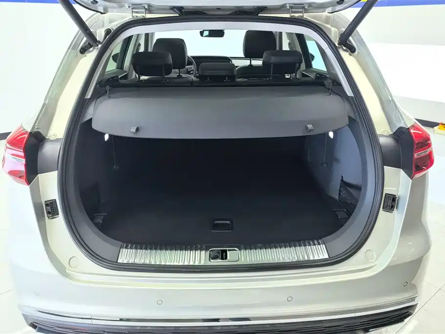 Hongqi HS5 2019 2.0T Zhilian Qixiang four-wheel drive version купить на сайте DeffCars