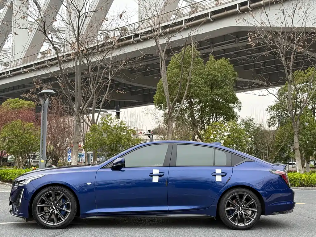 Cadillac CT5 2023 28T Platinum Type купить на сайте DeffCars