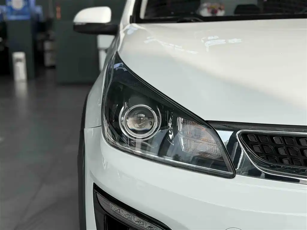 KX CROSS 2019 1.6L automatic smart sunroof version National V купить на сайте DeffCars