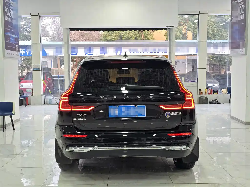 Volvo XC60 2023 B5 four-wheel drive Zhiyi Luxury Edition купить на сайте DeffCars