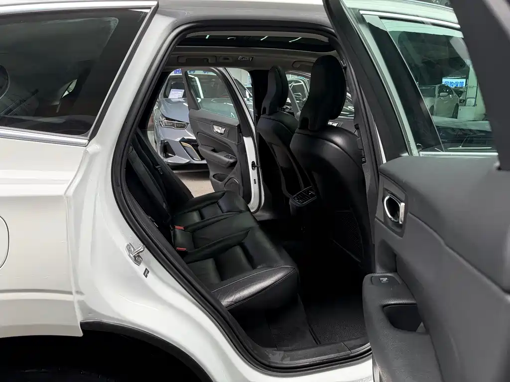 Volvo XC60 2018 T5 four-wheel drive Zhiya Luxury Edition купить на сайте DeffCars