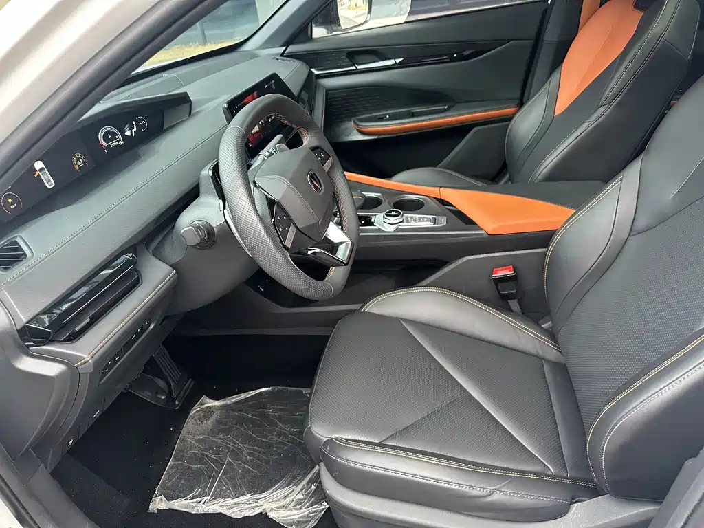 Changan UNI-V 2022 1.5T premium model купить на сайте DeffCars