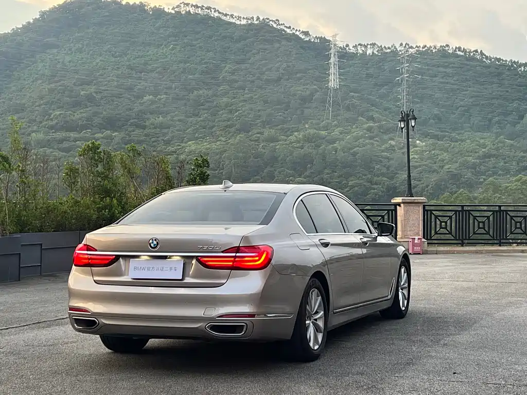 BMW 7 Series 2016 730Li Luxury купить на сайте DeffCars
