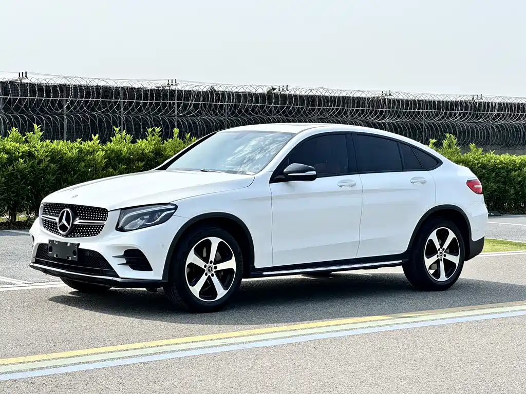 Mercedes-Benz GLC Coupe 2019 GLC 200 4MATIC Coupe SUV купить на сайте DeffCars