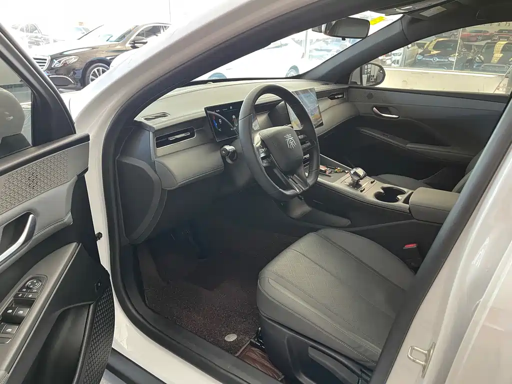 Qin PLUS 2025 DM-i smart driving version 55KM leading model купить на сайте DeffCars