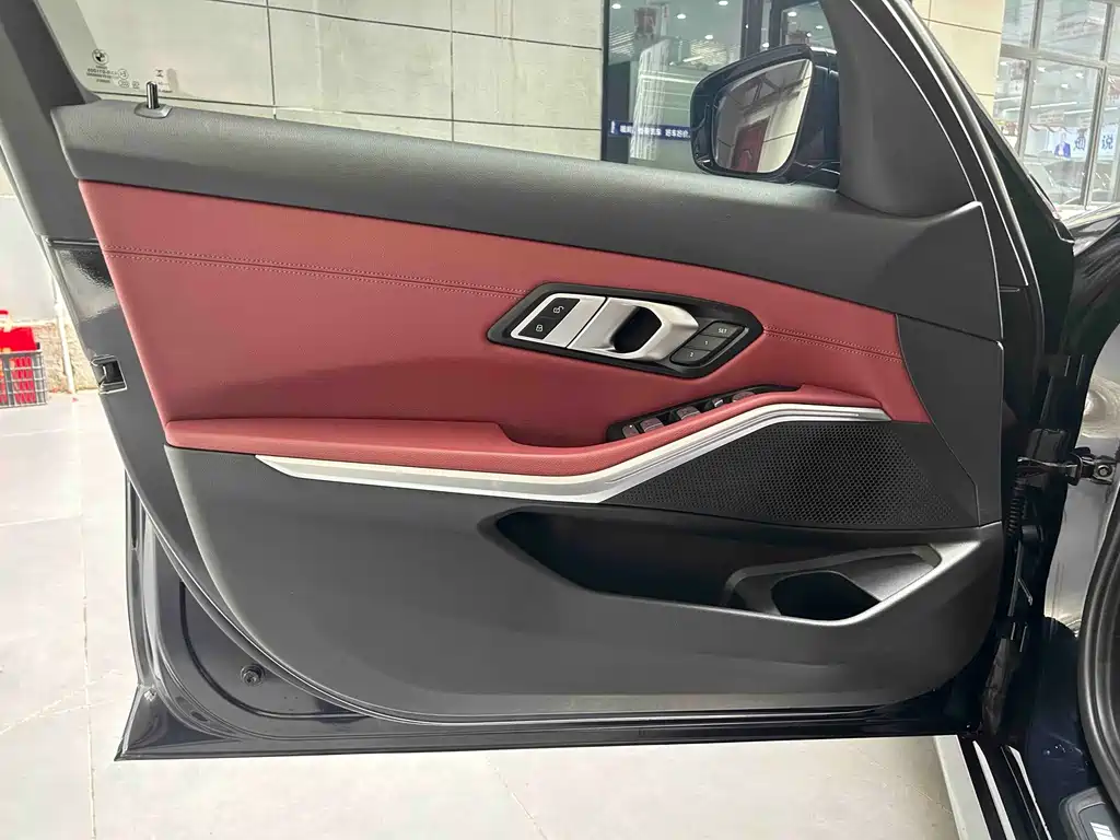 BMW 3 Series 2023 325i M Sports Package купить на сайте DeffCars