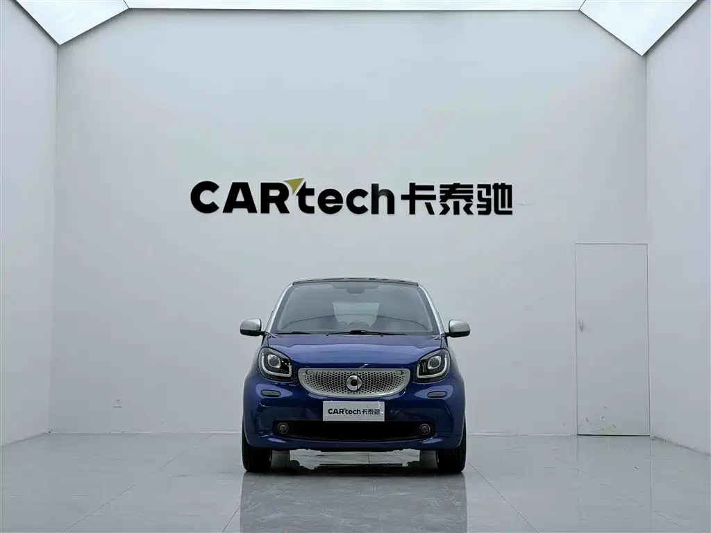 smart fortwo 2018 0.9T 66kW hard top version National V купить на сайте DeffCars