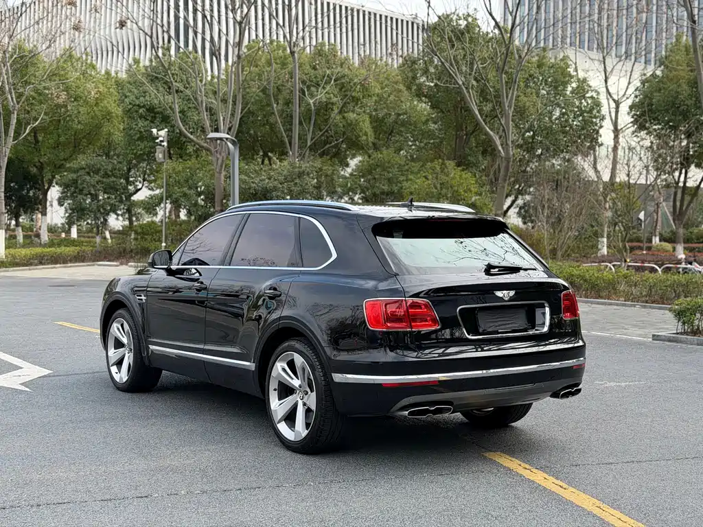 Bentayga 2018 4.0T V8 купить на сайте DeffCars